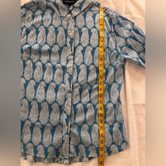 French Curve Button Up Womens Top Size Small Blue/White - Picture 9 of 10